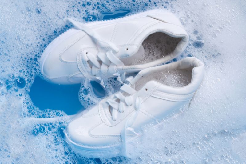 how-to-clean-white-leather-tennis-shoes-5-impressive-ways-homeqly